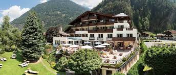 Darin verpflichtet sich der verkäufer, das grundstück samt aufbauten an den käufer zu übertragen. 4 Sterne Hotel In Langenfeld Otztal Tirol Ihr Traum Urlaub Hotel Rita
