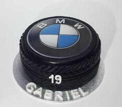 Bmw Tire Birthday Cake Bmw Reifen Geburtstags Torte Papa Geburtstagstorten Kuchen In Autoform Ausgefallene Torten