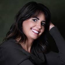 Elizabeth Gregor's Instagram, Twitter & Facebook