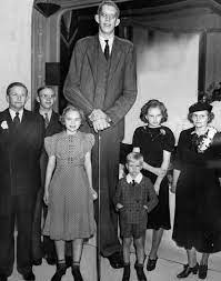 He was born on february 22nd 1918 and was the oldest of five children. Flashback Alton Giant Robert Wadlow Fought For His Dignity Chicago Tribune