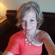 I enjoy beach walks and reading. I'm seeking a positive, caring person who  knows how to laugh and enjoy life with me. http://SeniorDatingLove.com