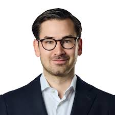 Fabian Frank's Instagram, Twitter & Facebook