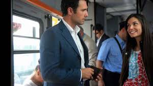 Fa parte inoltre della colonna sonora dell'omonimo film scritto e diretto da federico moccia e interpretato da roul bova e michela quattrociocche. Stasera In Tv 1 Luglio Scusa Ma Ti Chiamo Amore Con Raoul Bova