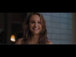 Lifelong friends emma (natalie portman) and adam (ashton kutcher) take their relationship to the next level by having sex. No Strings Attached Ashton Kutcher And Natalie Portman Youtube