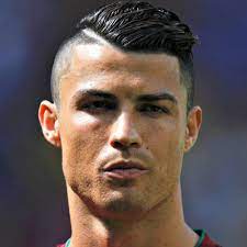 The faded hair on the short hair looks beautiful and suits well ronaldo as well. Hairstyle C Ronaldo 2015 Tautan Y