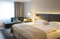 Tripadvisor'ın interaktif haritasını kullanarak konuma ve yakındaki restoran ve gezilecek yer seçeneklerine göz atın. Holiday Inn Dusseldorf Neuss An Ihg Hotel Neuss Updated 2021 Prices