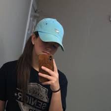 Ellen Dinkins (@ellendinkins)