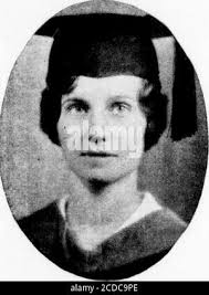 . The Rotunda . ne Aberr.athy, NellDickenson, Mary Ellen Johnson.Lorene Cox,  Mary Elizabeth Mayo,Sun Goddesses and Sun Rays:Ann Minter, Virginia Ann  Hunts-bury. Dot Ritchie, Evelyn Stephen-;oi. Polly Brock, Anne  Johnson,Elizabeth Levick, Helen ...