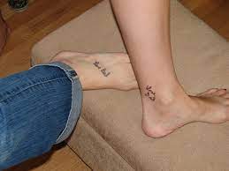 I D Like A Tattoo Signature Each Of My Mum And Dad Either On The Ankle Foot Or Inside Wrist Mum On Right The Creative One Dad On Left Th Memorial Tattoos