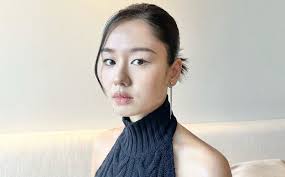 Sao phim “Diva của đảo hoang” bị chỉ trích