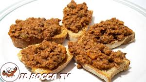 · il ragù bianco, conosciuto anche come bolognese bianca; 578 Crostini Barghigiani Anche Questi Son Toscani Antipasto Di Carne Tipico Della Garfagnana Youtube