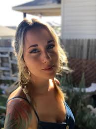 Crystal Qualls's Instagram, Twitter & Facebook