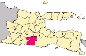 Selain disebut sebagai kota proklamator dan kota patria, kota ini juga disebut sebagai kota peta dengan statusnya sebagai gemeente, selanjutnya di blitar juga dibentuk dewan kotapradja blitar. Datei Locator Kabupaten Blitar Png Wikipedia