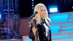 Ακούστε μουσική από άννα βίσση στο apple music. Anna Vissi Live 21 10 20 8eatro Alsos Kanenas Anna Bissh Youtube