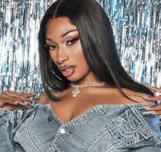 Alicia Drayton's Instagram, Twitter & Facebook