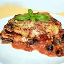 Lasagnes A La Feta Et Aux Olives Noires Parfumees Aux Herbes Grecques Lasagnes Recette Grecque Recette De Lasagne
