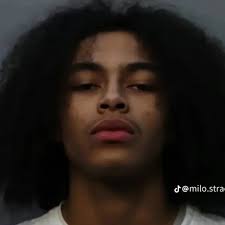 Trust me Raphinha isn't crying for their lose. He is crying because the  thing he could have achieved is gone 😂😂