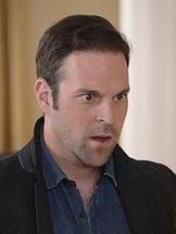 Casting Working the Engels saison 1