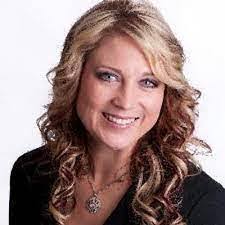 Angel Moeller's Instagram, Twitter & Facebook