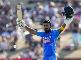 We can talk about it openly since our first love is cricket, and watching lokesh rahul bat makes us flutter like a flag in a windy weather. Kl Rahul Donates World Cup 2019 Bat Jerseys And Other Gears To Raise Funds For Children Cricket News