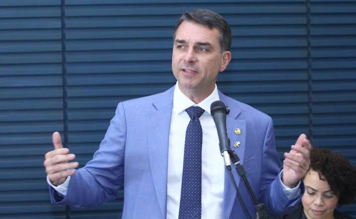 Flávio Bolsonaro em reunião sobre tarifas nos EUA