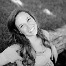 Kara Bloom's Instagram, Twitter & Facebook