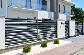 Bisa dibayangkan jika pagar rumah tidak serasi dengan desain dan warna rumah, hmm kurang bagus kan? 16 Rekomendasi Desain Pagar Stainless Tidak Usah Bingung Mencari Inspirasi Rumah123 Com