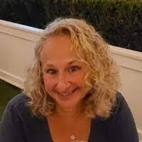 Lisa Modzelewski's Instagram, Twitter & Facebook