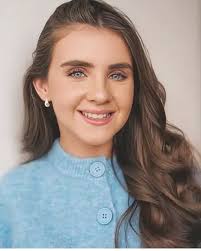 Amelia is a very beautiful young lady. ❤️❤️❤️