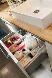 Sans plan de travail, impossible de cuisiner, de ranger, de poser tout ce que vous avez sous la main. Des Tiroirs De Meubles De Salle De Bains Pour Tous Vos Accessoires Leroy Merlin