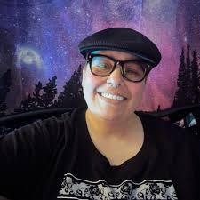 Can someone verify the crowd size at the monument?