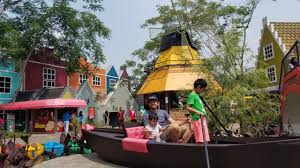 Devoyage bogor memang wajib banget didatangi untuk kamu yang sangat peduli akan feed instagram mu karena di tempat wisata ini sangat instagramable banget. Devoyage Bogor Miniatur Kampung Eropa Sebagai Tempat Wisata Murah Meriah Untuk Keluarga Jihan Davincka