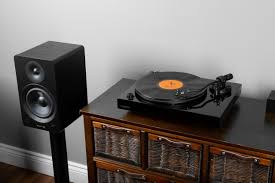 Rt82 Reference Turntable With Ortofon Om10 Cartridge Natural Walnut 7c Fluance Turn Table Vinyl Turntable Setup Turntable