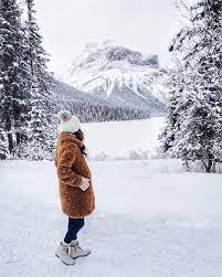 Cozy Wearable Winter Mountain Outfit Alyson Haley Alyson Haley Instagram Photos And Videos Winter Photography Winter Photoshoot Winter Travel Outfit