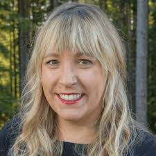 Anna Doud's Instagram, Twitter & Facebook