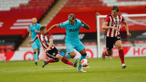 Лондонцы ушли на перерыв, ведя в счете 2:0. Sheffild Yunajted Obygral Tottenhem Komanda Mourinyu Opustilas Na 9 E Mesto Sport Ekspress