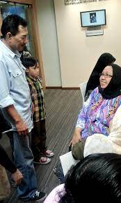 Malah, ia dikatakan boleh menyebabkan dia lumpuh. Lepas Rindu Jumpa Khairil Anwar Aman Dan Keluarga