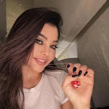 Ignore all the bad things that happened to you this week and just have a  great weekend.»😊💕