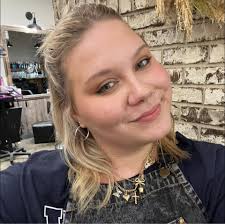 Hello and a warm welcome to all our new members who joined us this week!  We're so excited to have you here. Why not introduce yourself by sharing a  photo of your