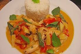 Schnelles Thai Curry Mit Huhn Paprika Und Feiner Erdnussnote Von Eggsbertchen Chefkoch Rezept Thai Curry Hahnchen Curry Rezept Lebensmittel Essen