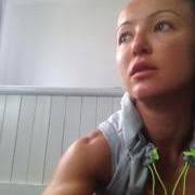 Cara Ho (carahostylist)