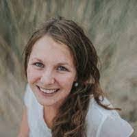 Anne Tanis's Instagram, Twitter & Facebook