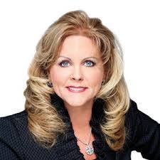 Shari Tackett's Instagram, Twitter & Facebook