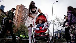 Hora después peñalosa también señaló que el toque de queda aplicará para toda la ciudad de bogotá a partir de. Coronavirus Colombia Medidas En Bogota Para El Halloween As Colombia