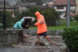 Unser rustico befindet sich im maggiatal im malerischen dörfch. Unwetter Sintflutartige Regenfalle Im Tessin Eindruckliches Bild Und Videomaterial Aus Dem Suden