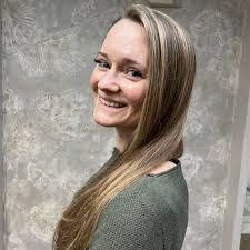 Deana Goss's Instagram, Twitter & Facebook