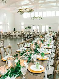 Head Table Flowers Head Table Design Garland Alternative Head Table Centerpiece Lantern Centerpiec Wood Centerpieces Lantern Centerpieces Farmhouse Wedding