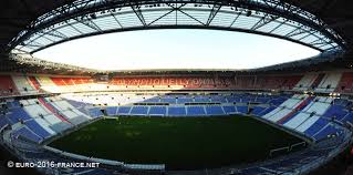 Dix stades accueilleront du 10 juin au 10 juillet l'euro 2016 de football. Les Stades De L Euro 2016 De Football En France