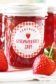 Attach a candy thermometer to the pan and cook the jam to 220 f, or 8 f above the boiling point. Easy Strawberry Jam Recipe Skip To My Lou