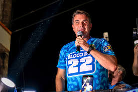 Flávio Bolsonaro recebe apoio de União Progressista e de Caiado no segundo turno